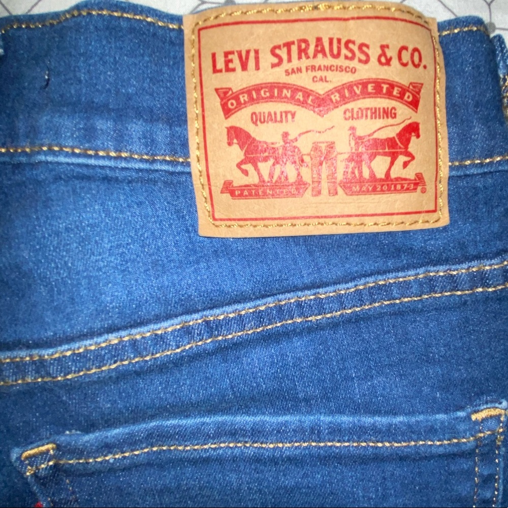 Size 28 Levi’s Mile High regular length denim.. 29 inch length - Picture 3 of 9